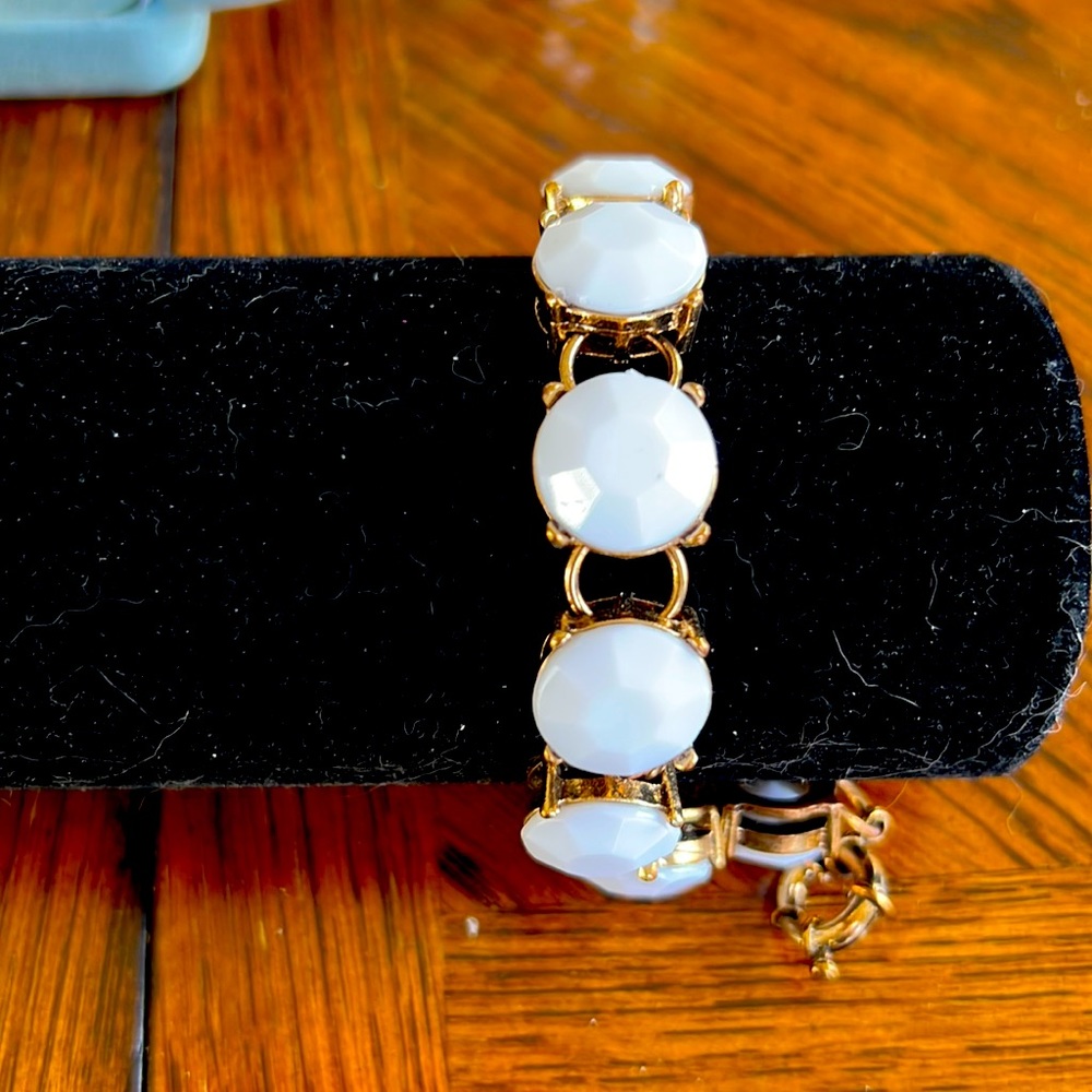 White detail bracelet